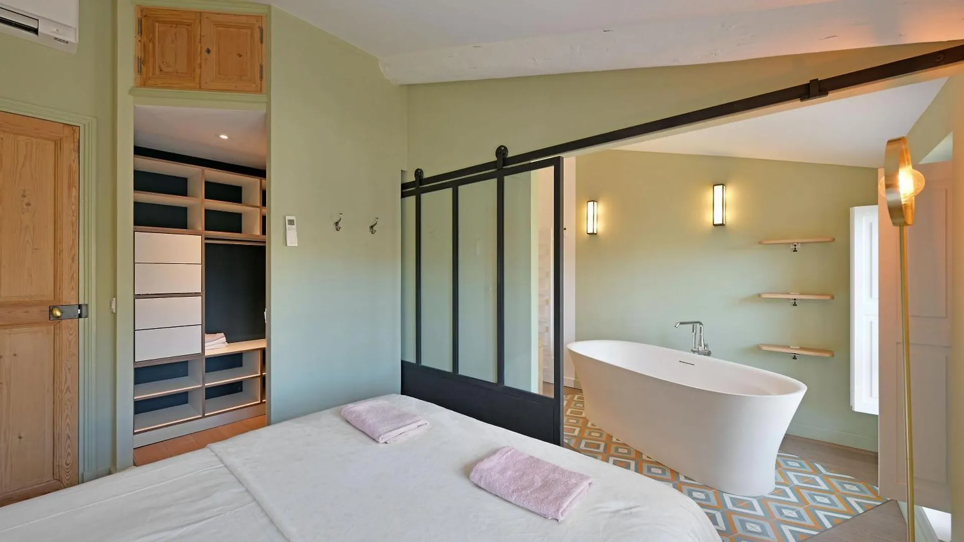 Ceccano - Calme Et Volupte - Parking Gratuit - Terrasse Apartment Avignon 0*,  France